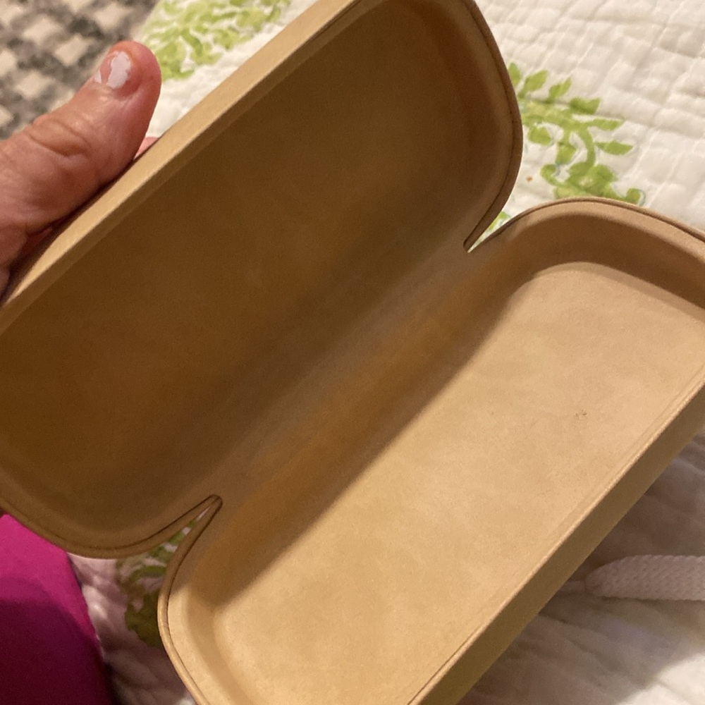 CHLOE Case for glasses - Picture 2 of 4